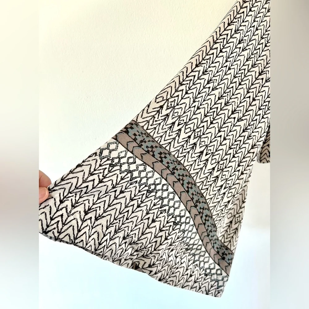 Free People Printed Stars Aligned Wide Bell Sleeve Boxy Crop Blouse Size Small - Picture 4 of 9